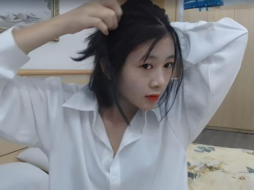 我是一個獨自住在宿舍練習演藝事業的學生