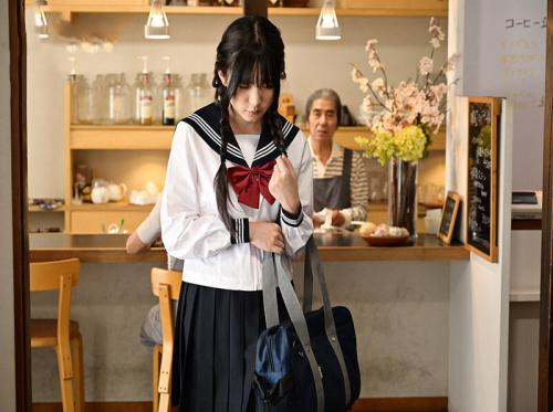 A female student working part-time met a perverted manager